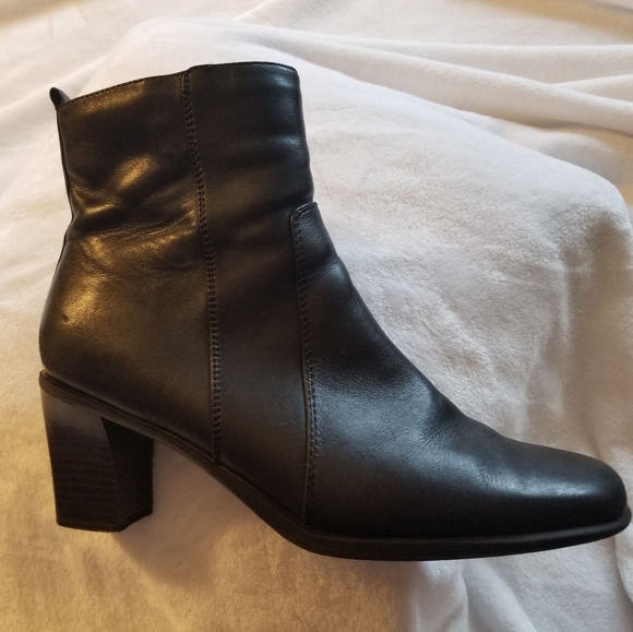 Leather | Croft & Barrow | Ankle Boots | Booties | Black | 8 1/2 - Picture 2 of 11